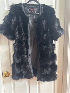 Simon Chang Black Short-Sleeve Faux Fur Coat